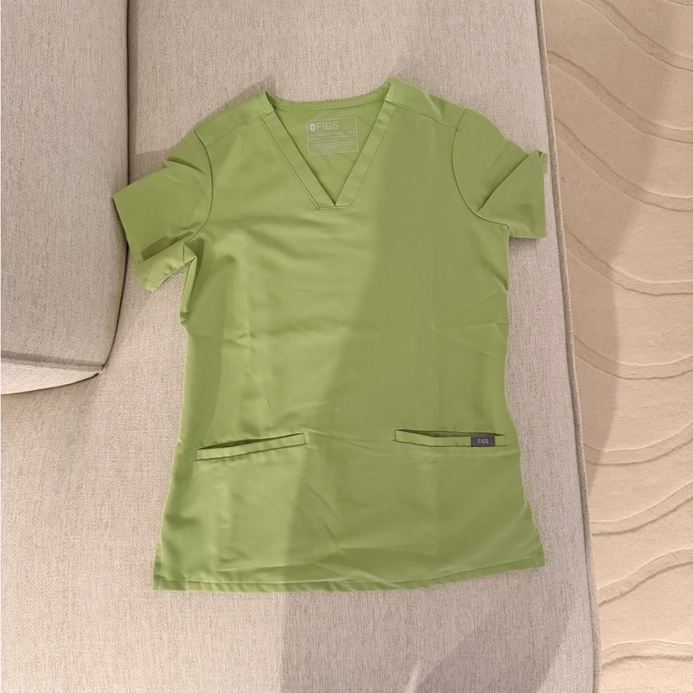 FIGS Casma Scrub Top XXS Matcha Green V-Neck Two Pocket EUC